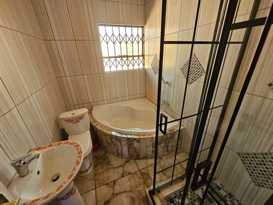 To Let 4 Bedroom Property for Rent in Welgelegen West Free State